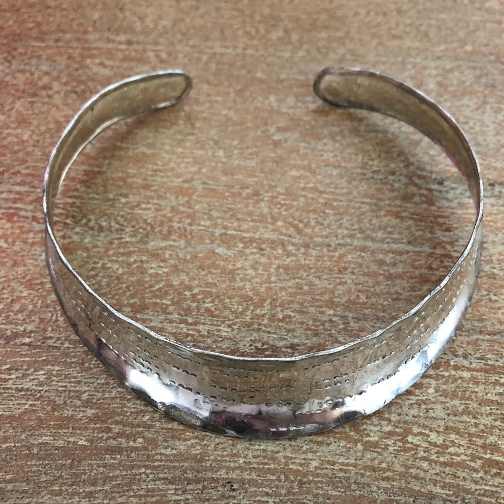 Silver choker